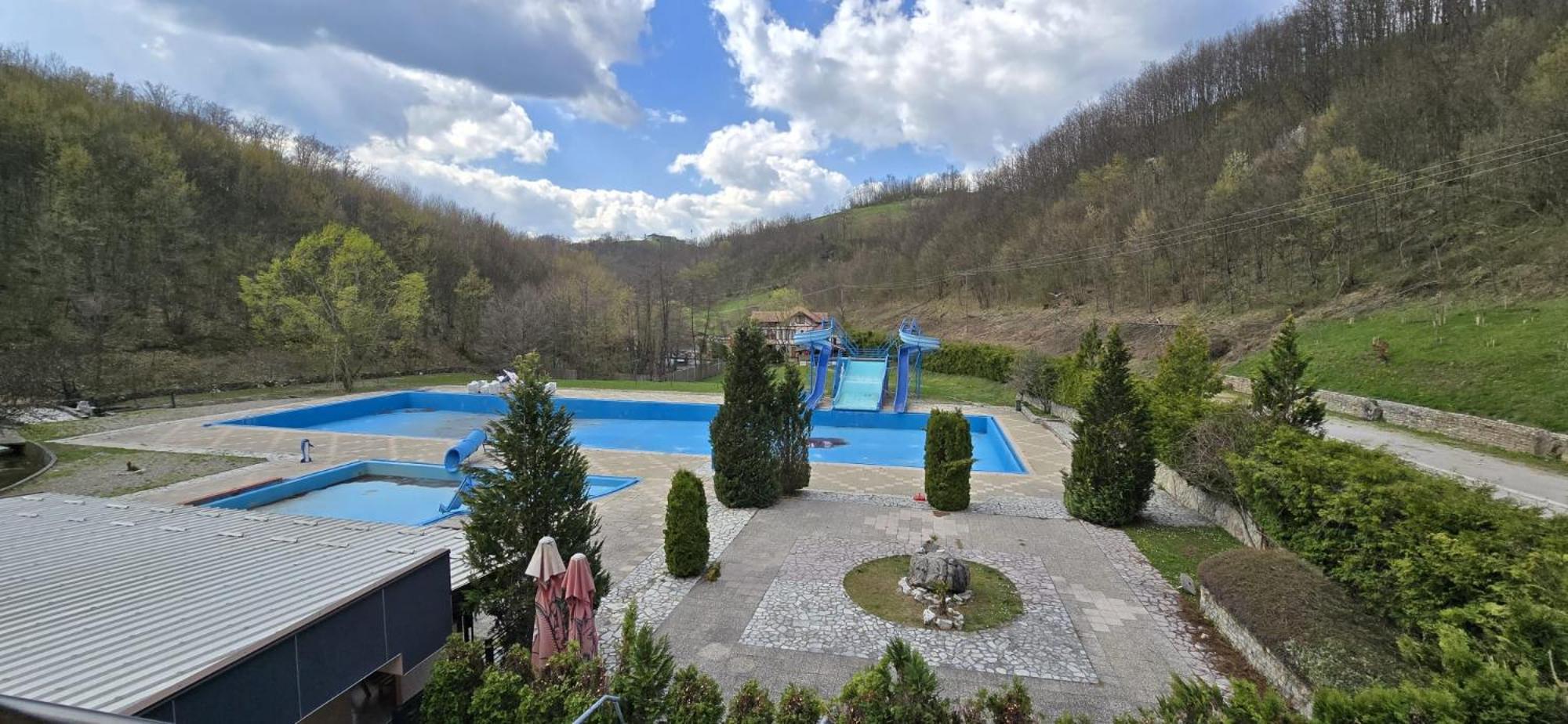 Motel "Kula" Cazin Zewnętrze zdjęcie
