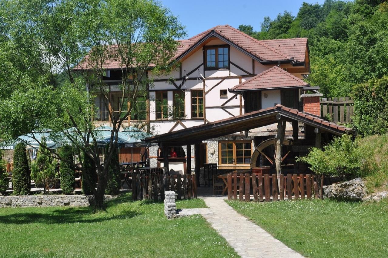Motel "Kula" Cazin Zewnętrze zdjęcie