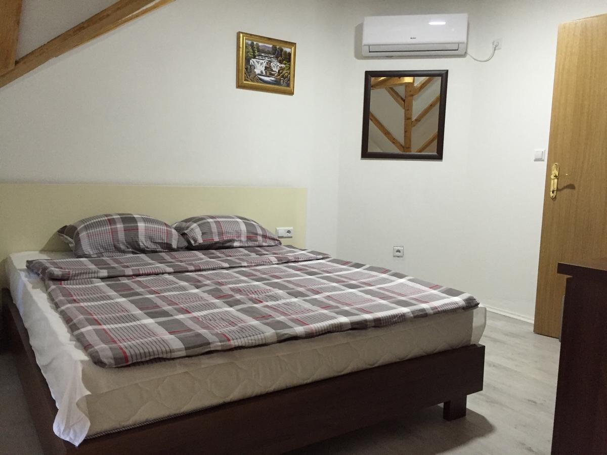 Motel "Kula" Cazin Zewnętrze zdjęcie